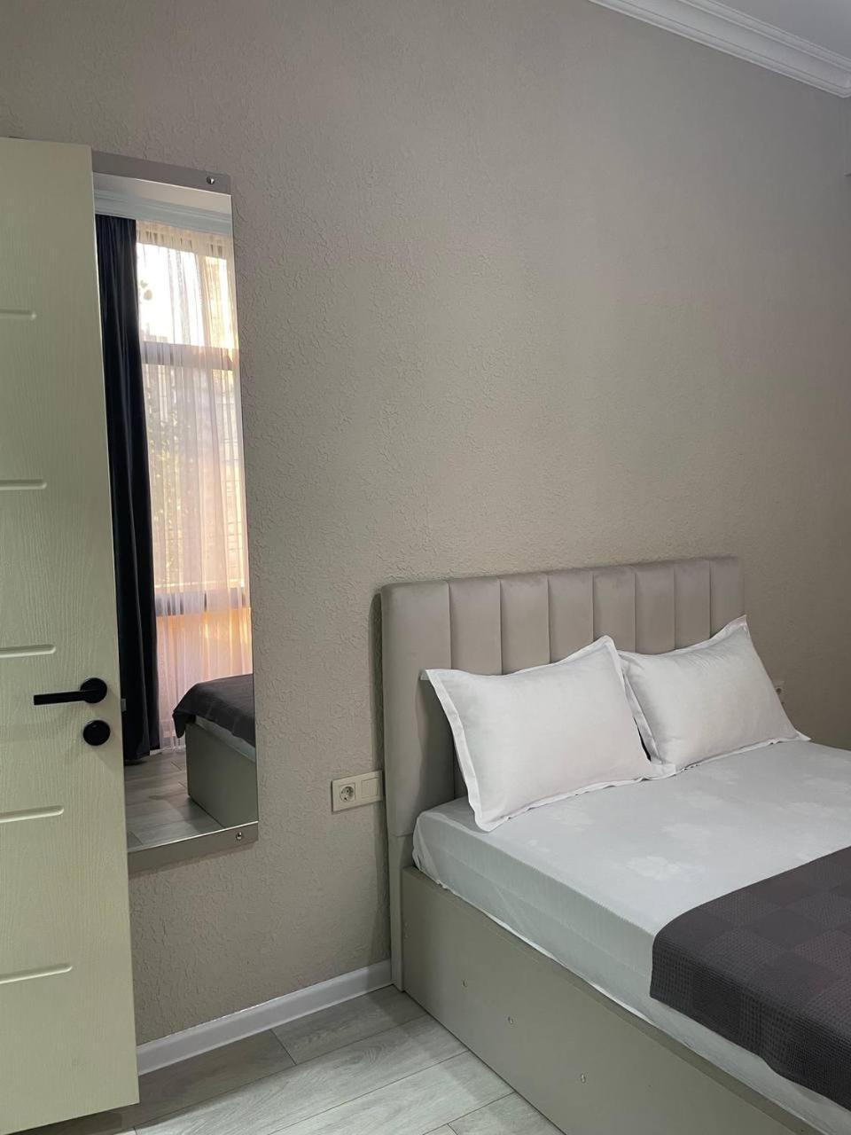 Guest House Nima Kʼutʼaisi Exterior foto